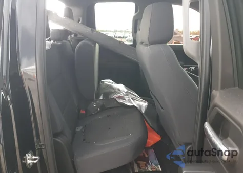 2019 Chevrolet Silverado C1500 Lt z USA, uszkodzony, nr VIN 1GCRWCED9KZ220075